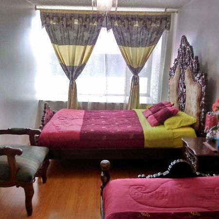 Escocie - Quito Hotel Eksteriør billede