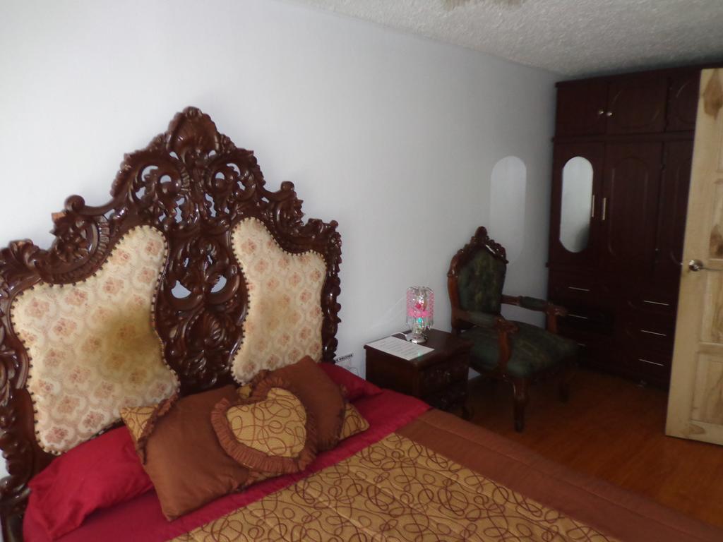 Escocie - Quito Hotel Eksteriør billede