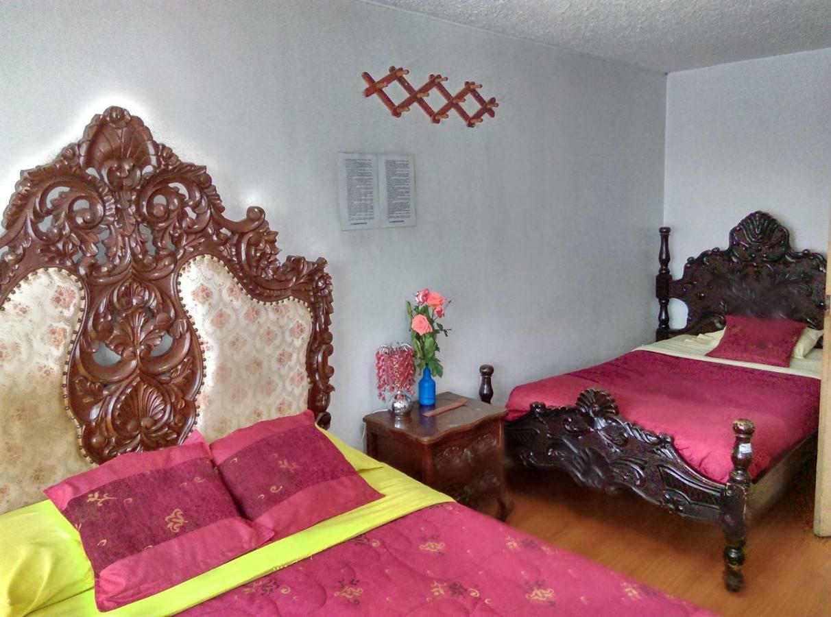 Escocie - Quito Hotel Eksteriør billede